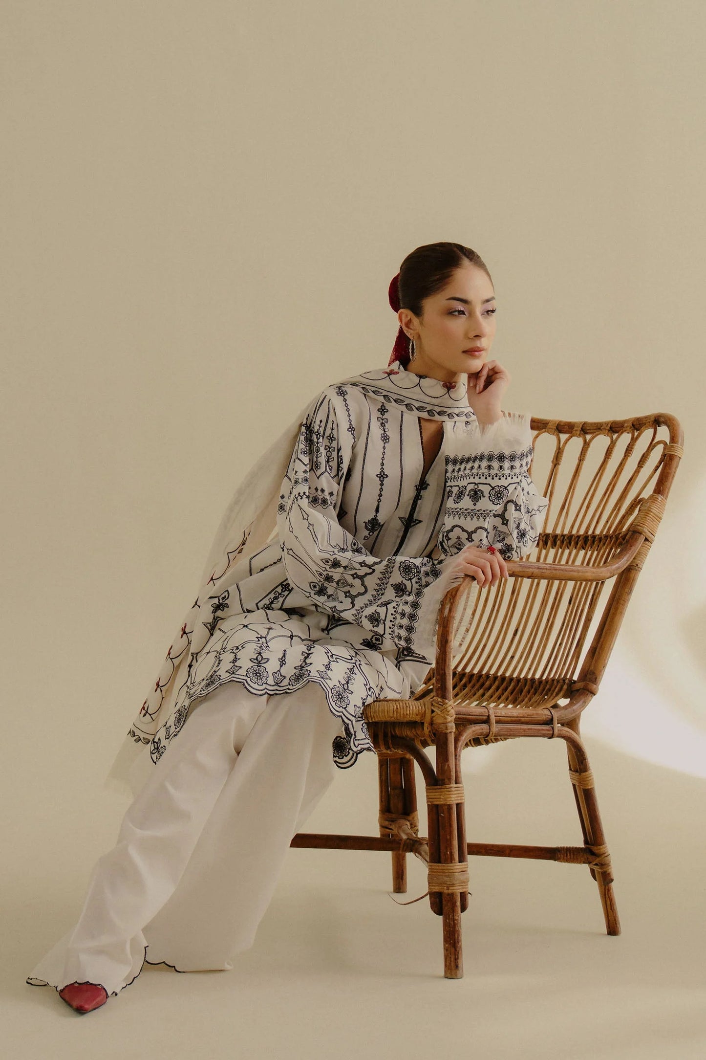 Embroidered Lawn Unstitched 3Pc Suit