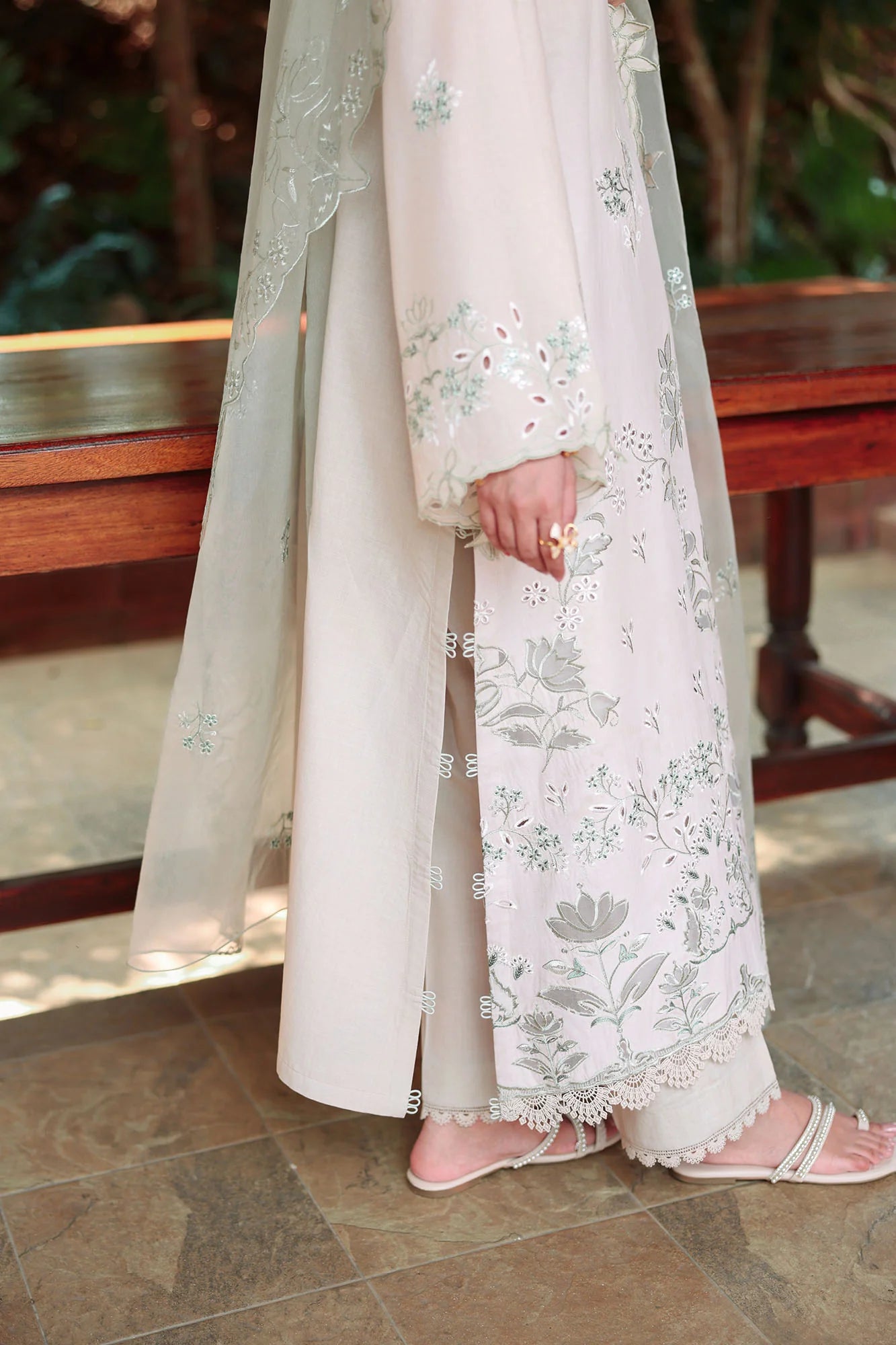 3PC EMBROIDERED LAWN SUIT BY CROSS STITCH
