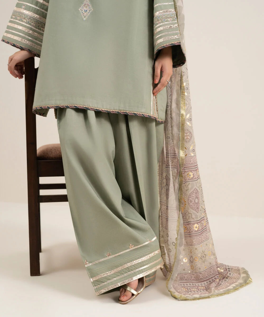 3 Piece - Embroidered Lawn Suit By Sapphire