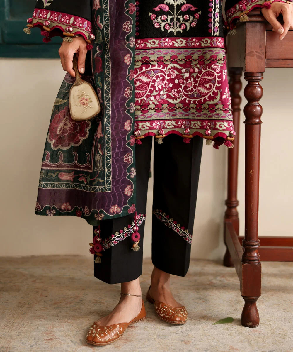 3 Piece - Embroidered Lawn Suit By Sapphire