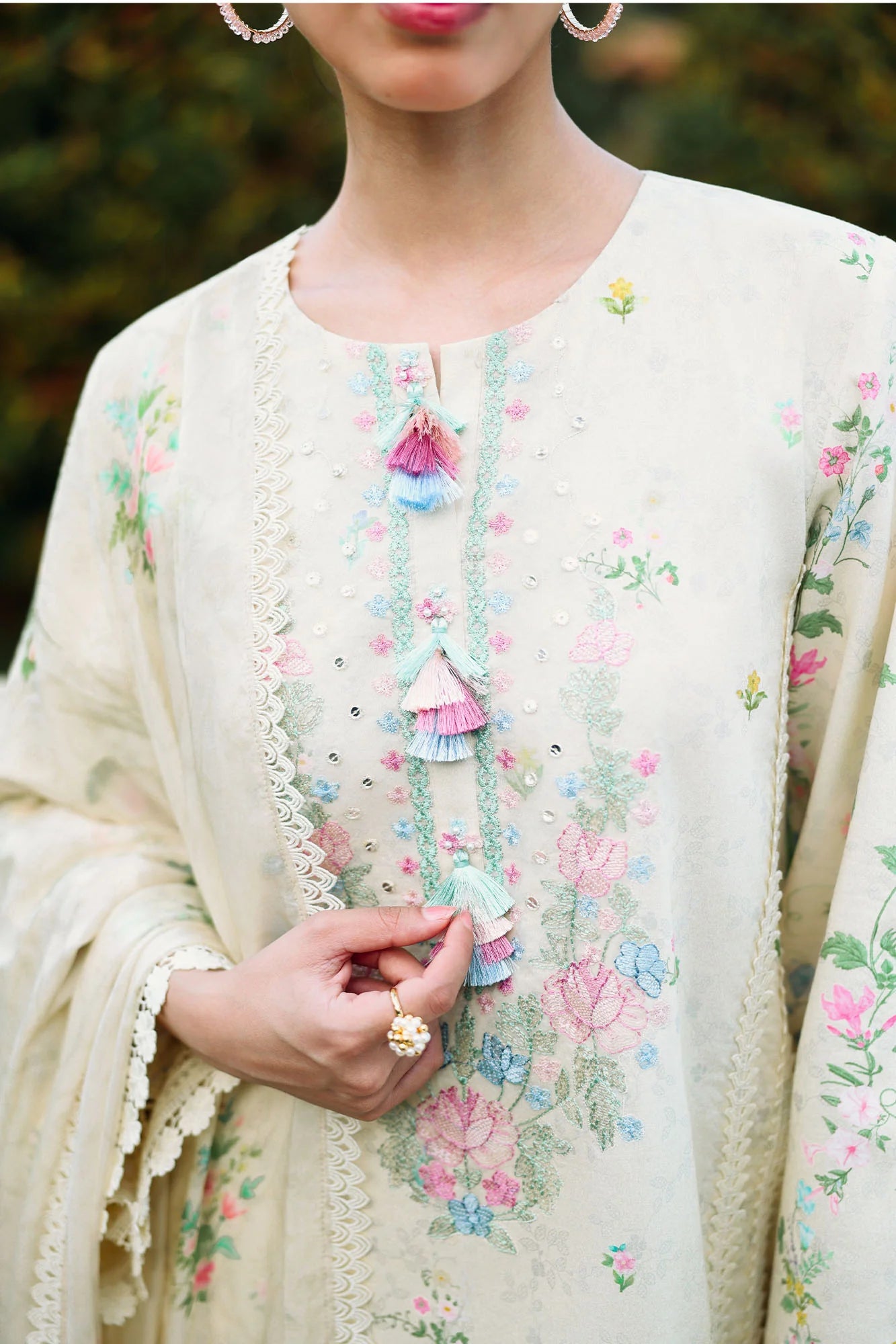3PC EMBROIDERED LAWN SUIT BY CROSS STITCH
