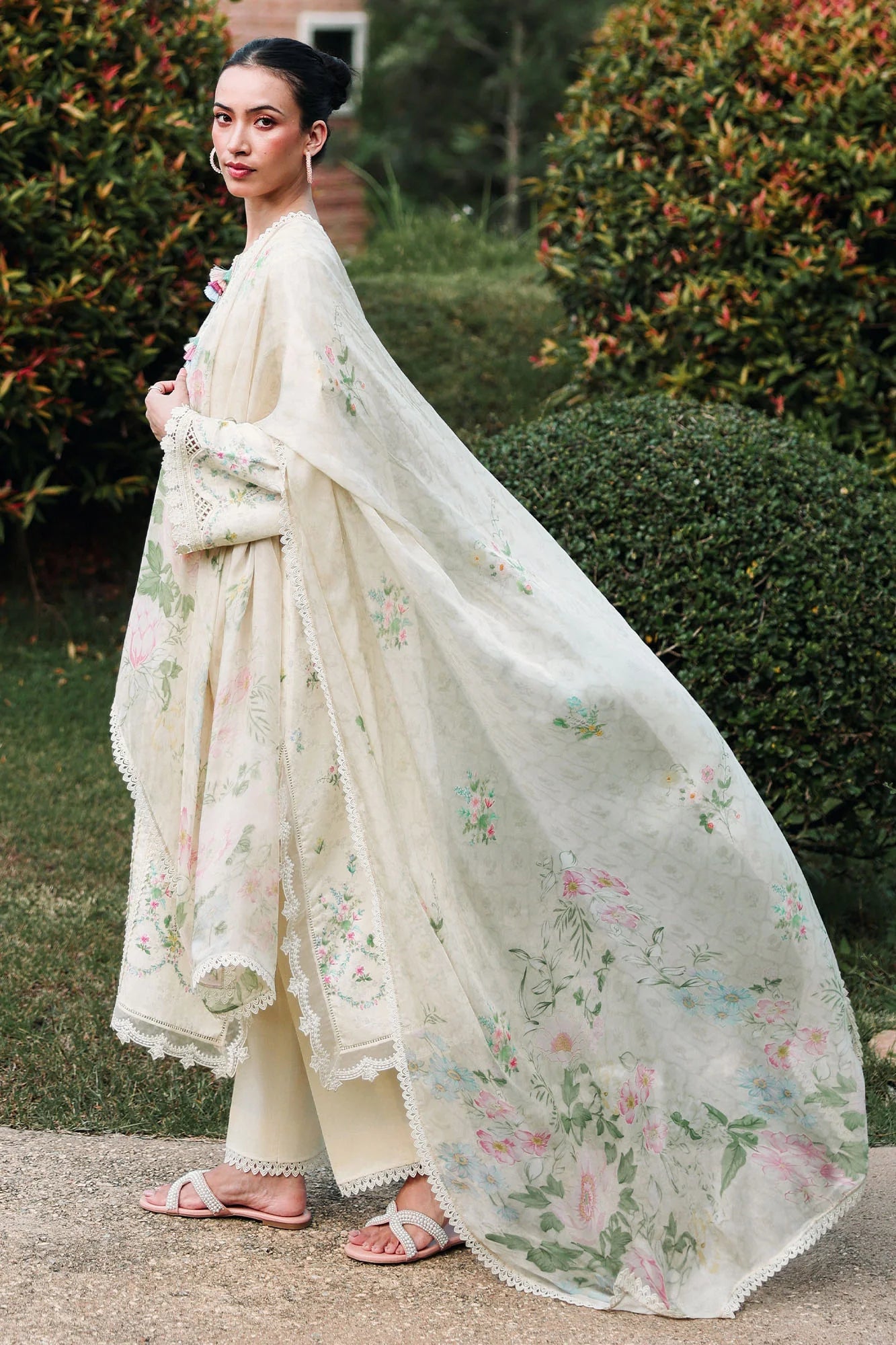 3PC EMBROIDERED LAWN SUIT BY CROSS STITCH