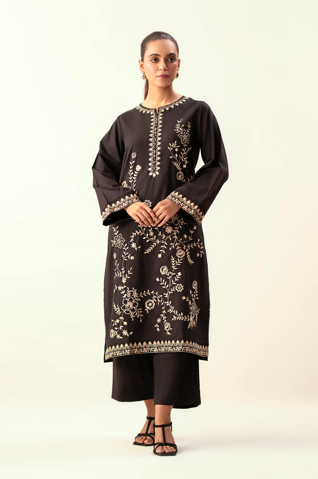 UnStitched 2 Piece Embroidered Lawn Suit By Zeen