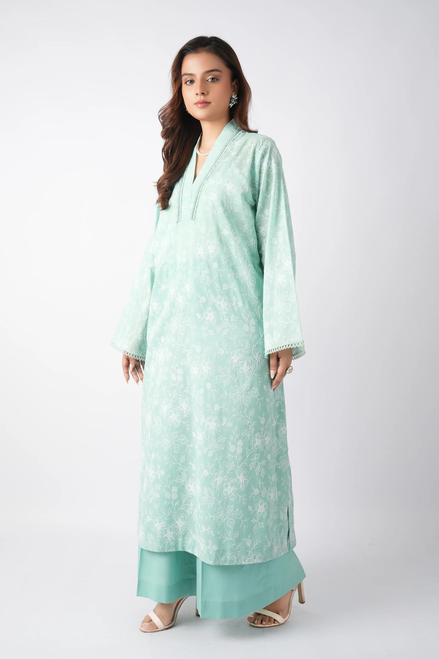 Full embroidered 2 piece lawn suit by BAREEZE