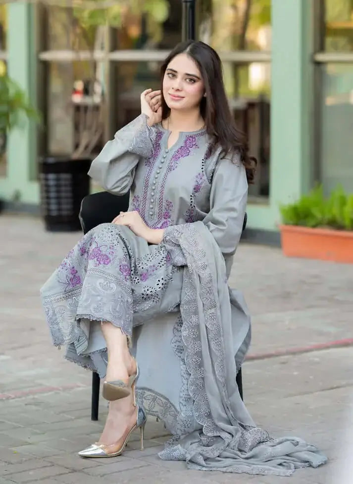 3 Piece Unstitched Heavy Embroidered Lawn Suit By Naqoosh